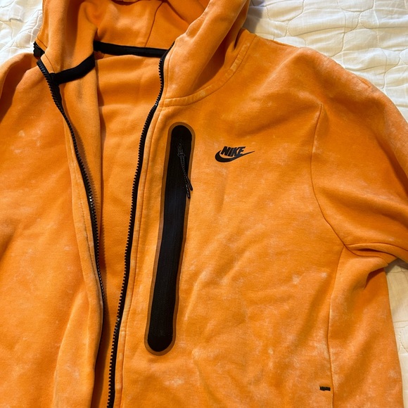 Nike Tech Fleece - Orange Wash - Shorts and Jacket Set - Picture 2 of 7